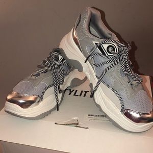 Gray chunky sneakers